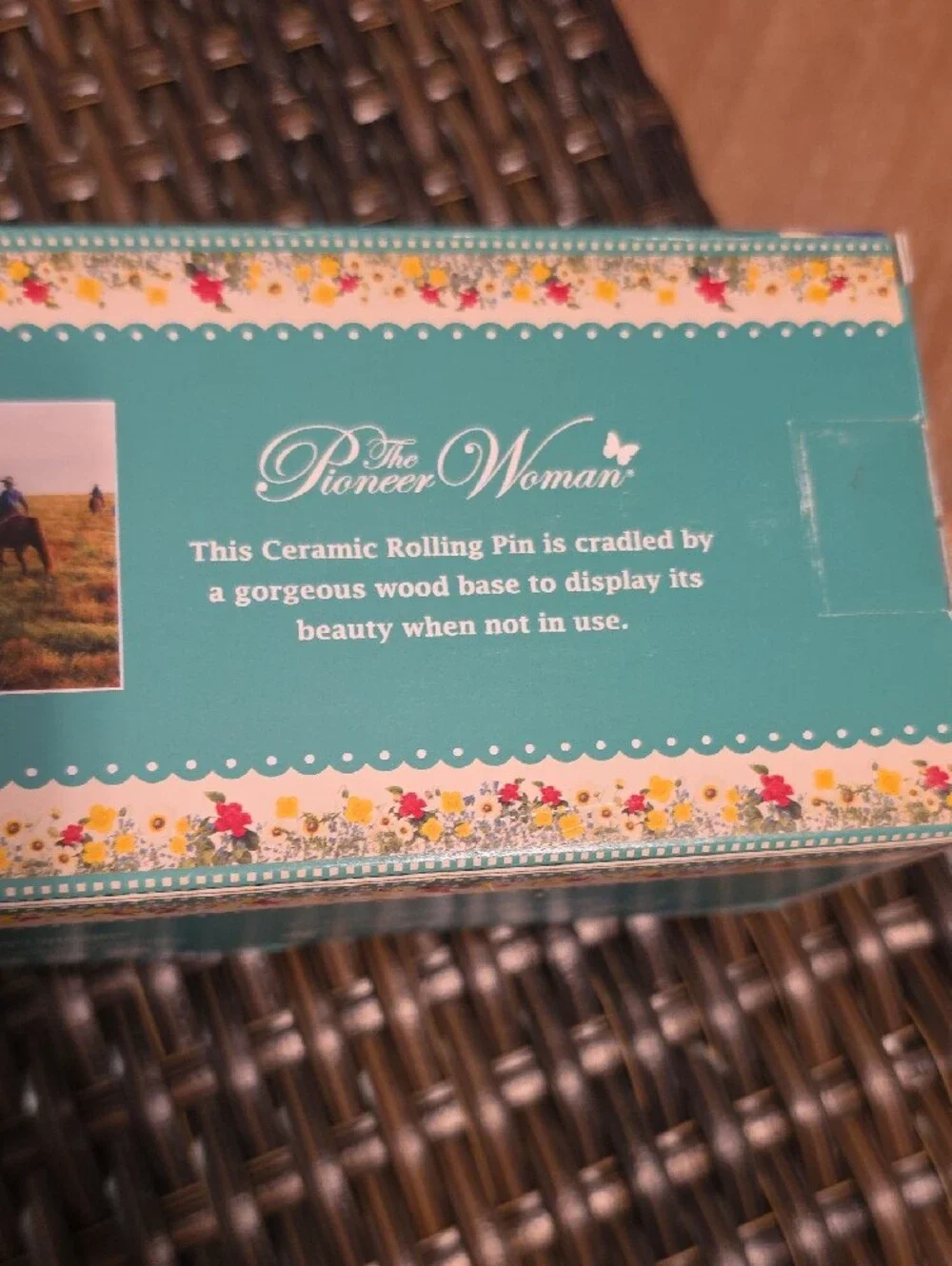 The Pioneer Woman floral rolling